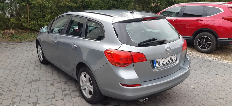 Opel Astra cena 22990 przebieg: 175000, rok produkcji 2012 z Tczew małe 191